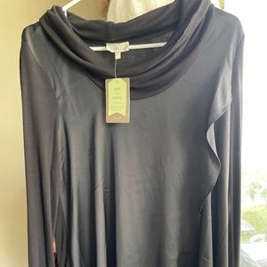 Anthropologie’s Deletta Women’s Black Long Sleeve Rubbed  Tunic